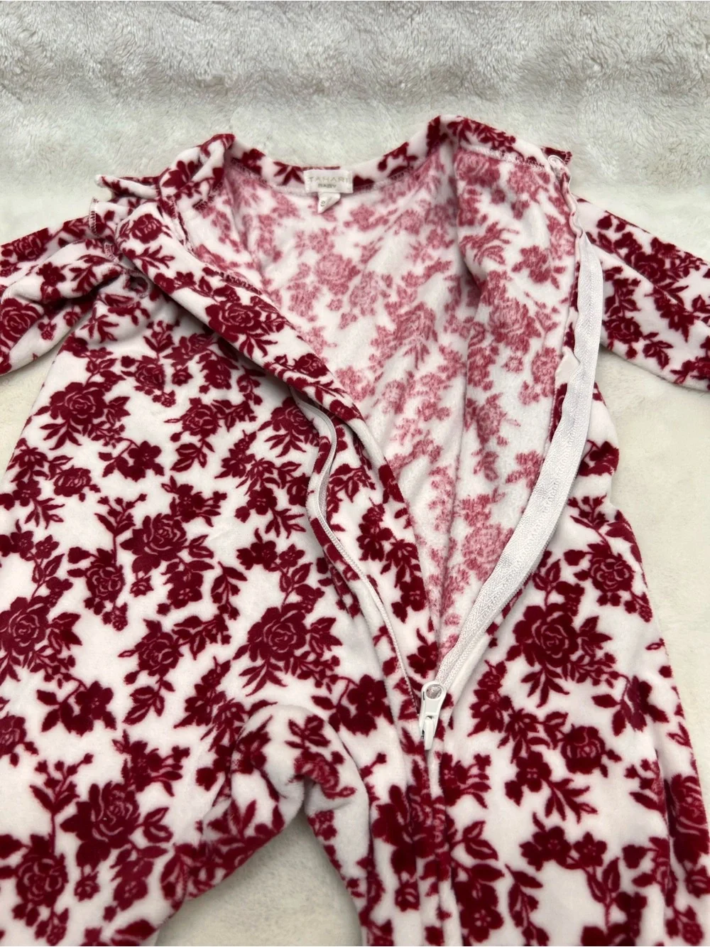 Tahari Baby - Red and White Floral Fleece One-Piece w/headband